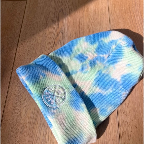 3/$30 bundle deal! Cotton tie dye ribbed beanie. - Picture 1 of 2